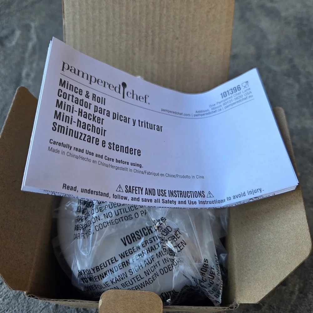 Pampered Chef Mince & Roll NEW in Box 101396